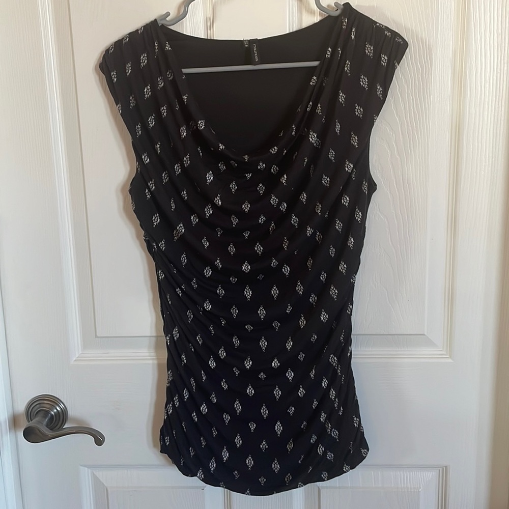 Maurice’s Black Sleeveless Scoop Neck Top with White Pattern size Medium - Picture 1 of 9